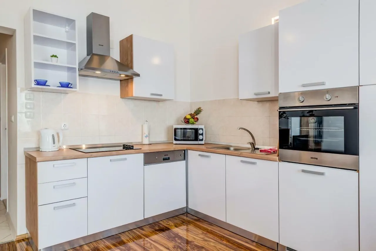 Apartment Ana Split 0*,